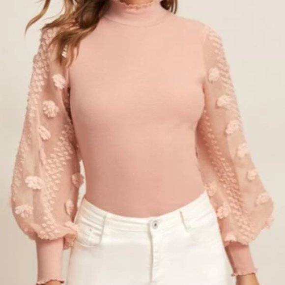SHEIN Tops - Floral Applique Sleeve Top ✨